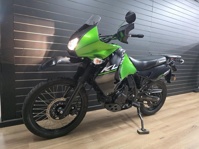 Kawasaki 2015 KAWASAKI 650CC KL650EFF Green