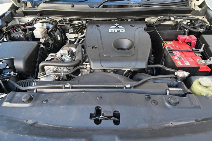 2019 Mitsubishi Triton GLX MR MY19 4x2 White