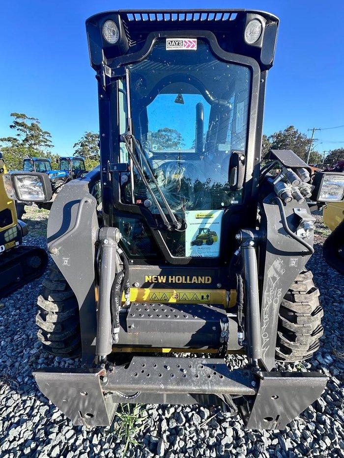 2025 New Holland L318