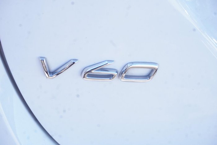 2015 Volvo V60 T5 R-Design