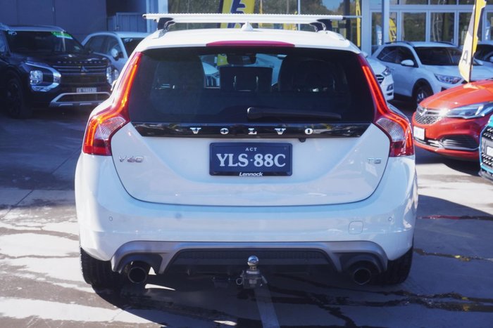 2015 Volvo V60 T5 R-Design