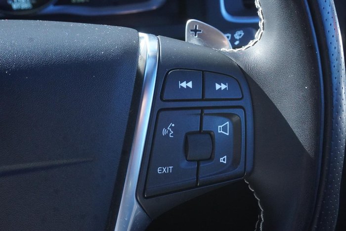 2015 Volvo V60 T5 R-Design