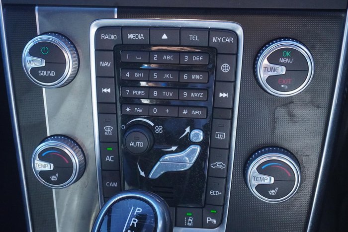 2015 Volvo V60 T5 R-Design