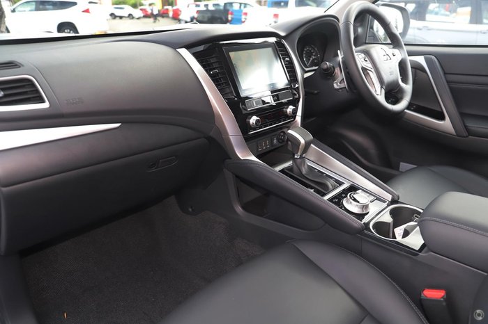 2022 Mitsubishi Pajero Sport GLS