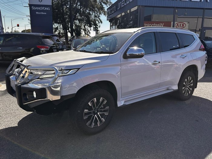 2022 Mitsubishi Pajero Sport GLX