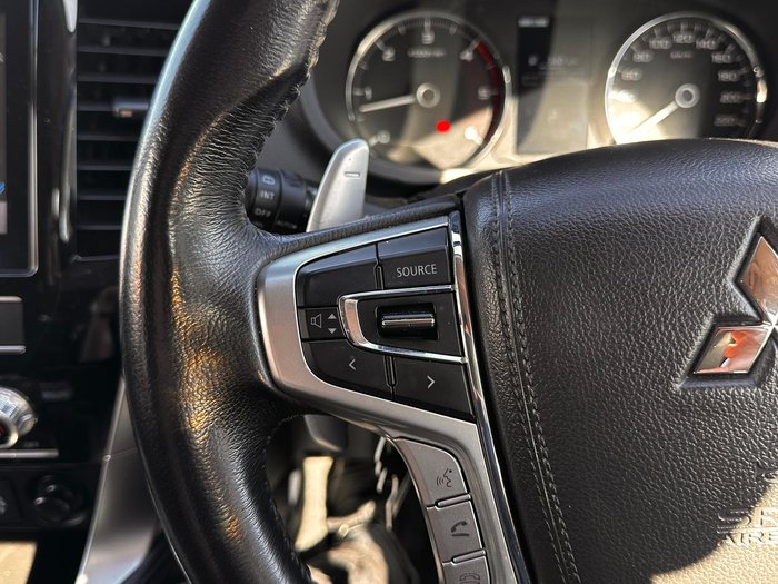 2022 Mitsubishi Pajero Sport GLX