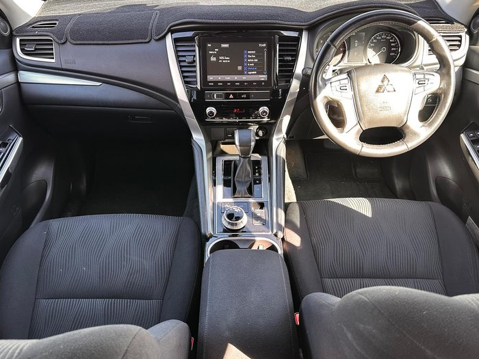 2022 Mitsubishi Pajero Sport GLX