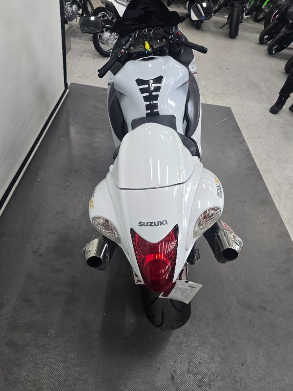 2015 Suzuki GSX1300RA (HAYABUSA) White