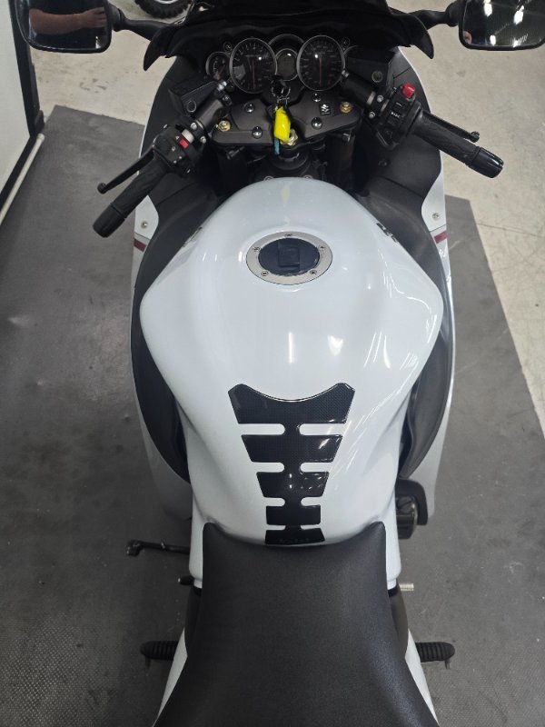 2015 Suzuki GSX1300RA (HAYABUSA) White