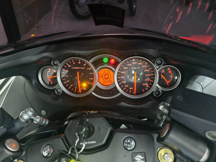 2015 Suzuki GSX1300RA (HAYABUSA) White
