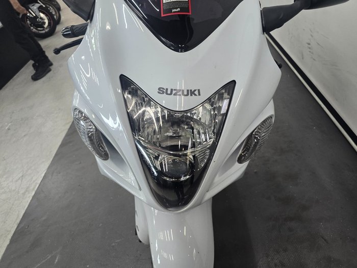 2015 Suzuki GSX1300RA (HAYABUSA) White