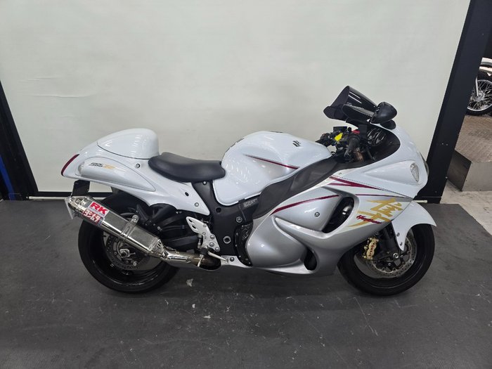 2015 Suzuki GSX1300RA (HAYABUSA) White