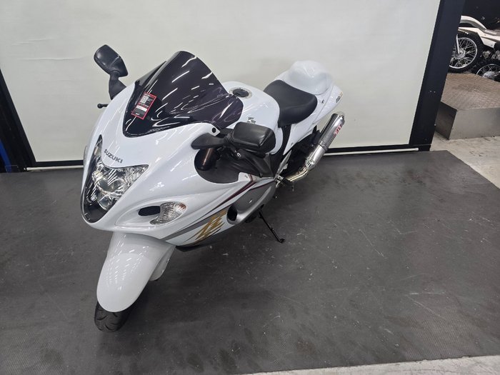 2015 Suzuki GSX1300RA (HAYABUSA) White