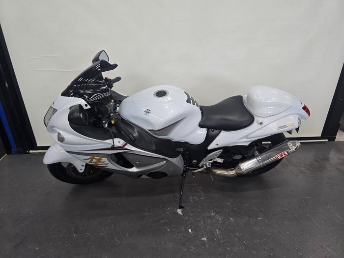2015 Suzuki GSX1300RA (HAYABUSA) White