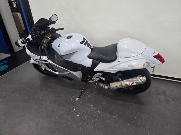 2015 Suzuki GSX1300RA (HAYABUSA) White
