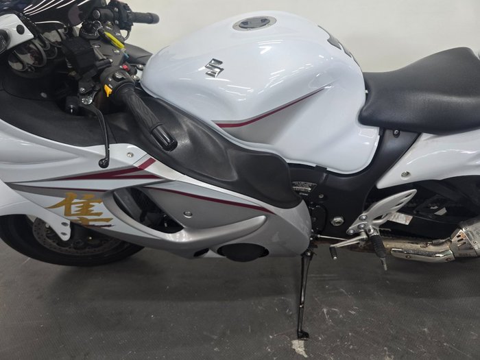 2015 Suzuki GSX1300RA (HAYABUSA) White