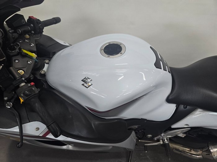 2015 Suzuki GSX1300RA (HAYABUSA) White