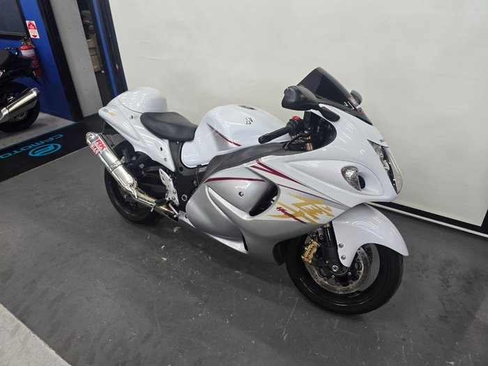 2015 Suzuki GSX1300RA (HAYABUSA) White