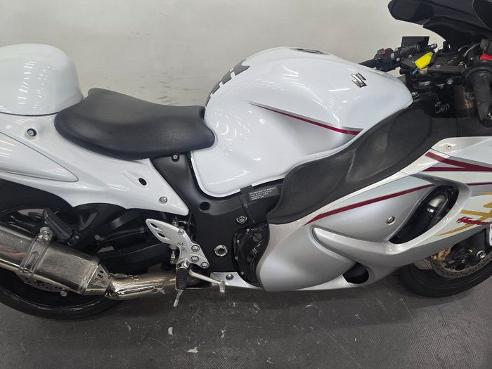 2015 Suzuki GSX1300RA (HAYABUSA) White