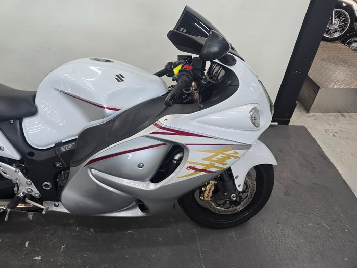 2015 Suzuki GSX1300RA (HAYABUSA) White