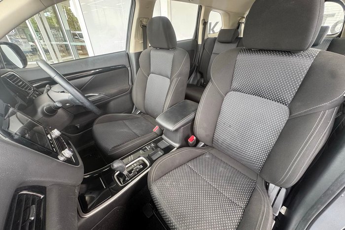 2021 Mitsubishi Outlander ES