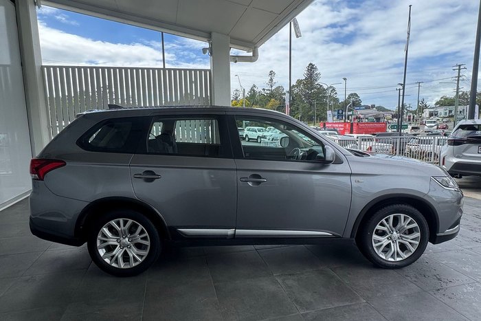 2021 Mitsubishi Outlander ES