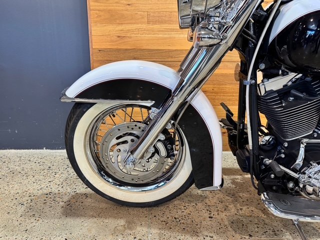 2005 HARLEY-DAVIDSON FLSTNI SOFTAIL DELUXE