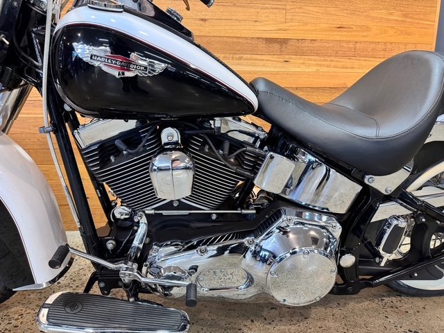 2005 HARLEY-DAVIDSON FLSTNI SOFTAIL DELUXE