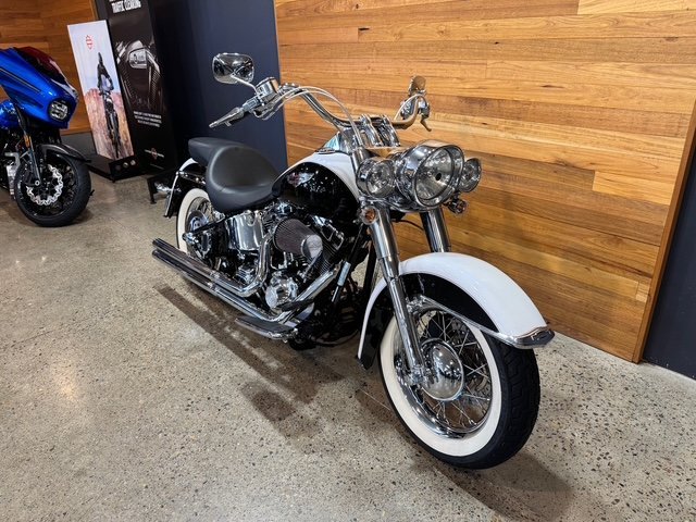2005 HARLEY-DAVIDSON FLSTNI SOFTAIL DELUXE