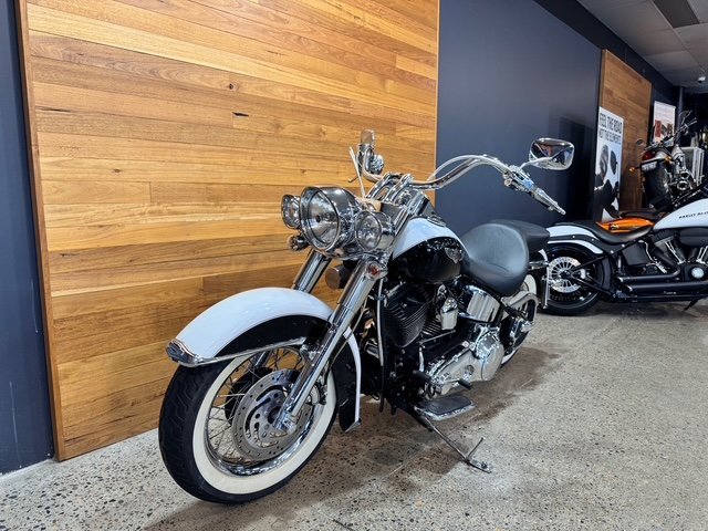 2005 HARLEY-DAVIDSON FLSTNI SOFTAIL DELUXE