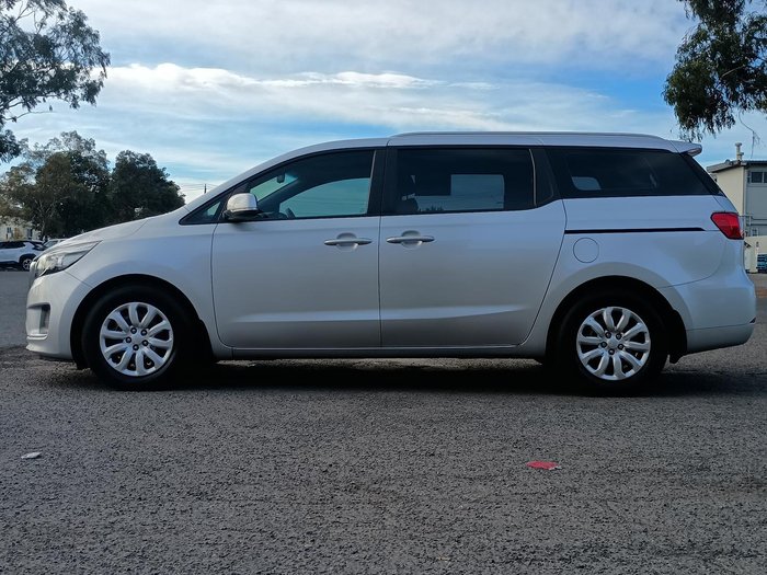 2017 Kia Carnival S