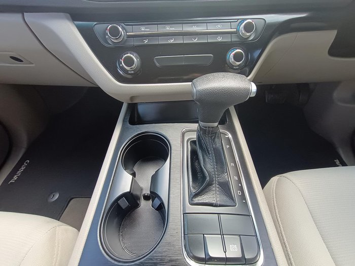 2017 Kia Carnival S