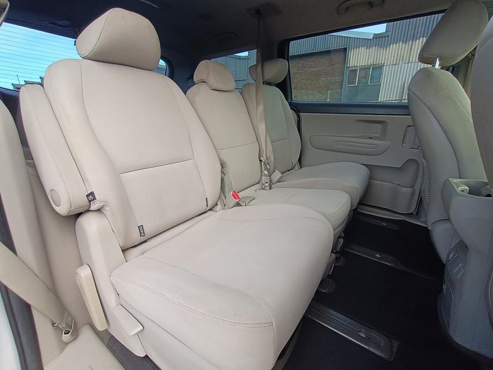 2017 Kia Carnival S