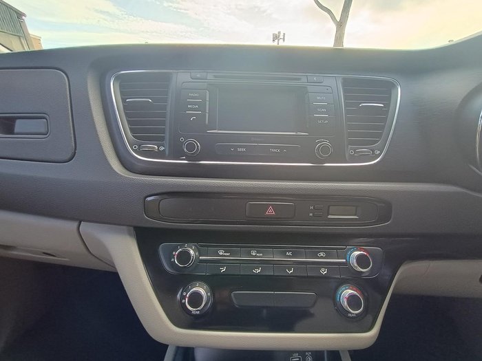 2017 Kia Carnival S
