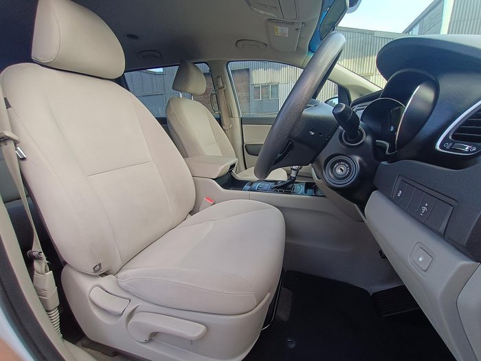 2017 Kia Carnival S