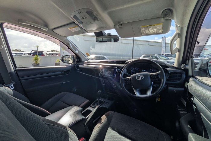 2020 Toyota Hilux SR