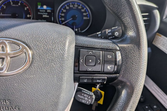 2020 Toyota Hilux SR