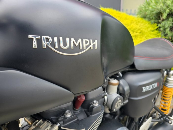 2017 Triumph THRUXTON R Black