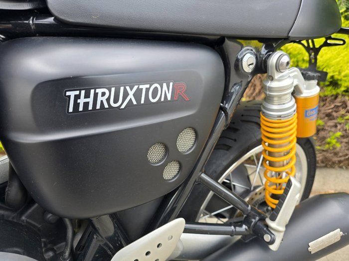 2017 Triumph THRUXTON R Black