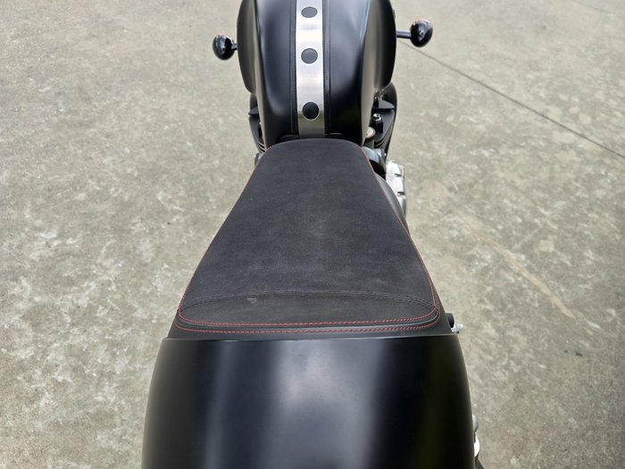 2017 Triumph THRUXTON R Black