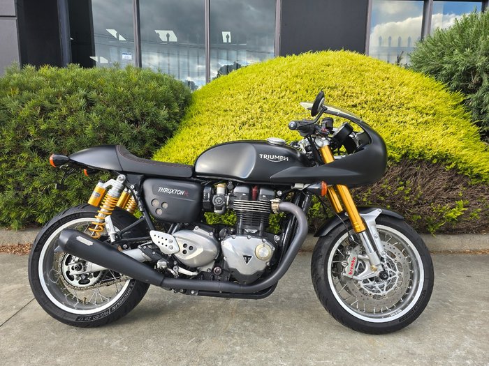 2017 Triumph THRUXTON R Black