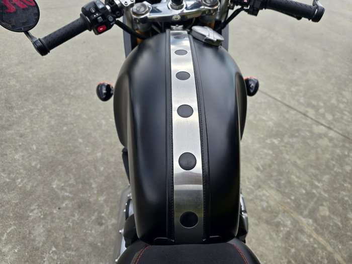 2017 Triumph THRUXTON R Black