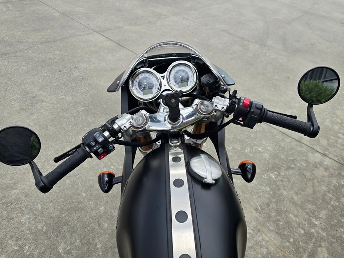 2017 Triumph THRUXTON R Black