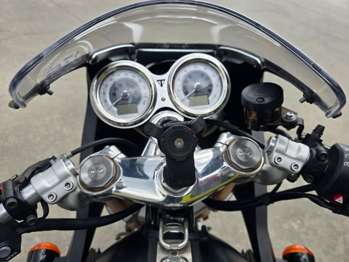 2017 Triumph THRUXTON R Black