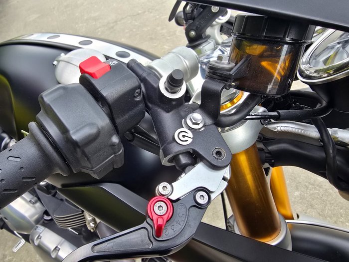 2017 Triumph THRUXTON R Black