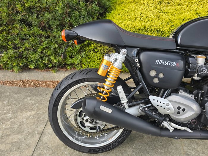 2017 Triumph THRUXTON R Black