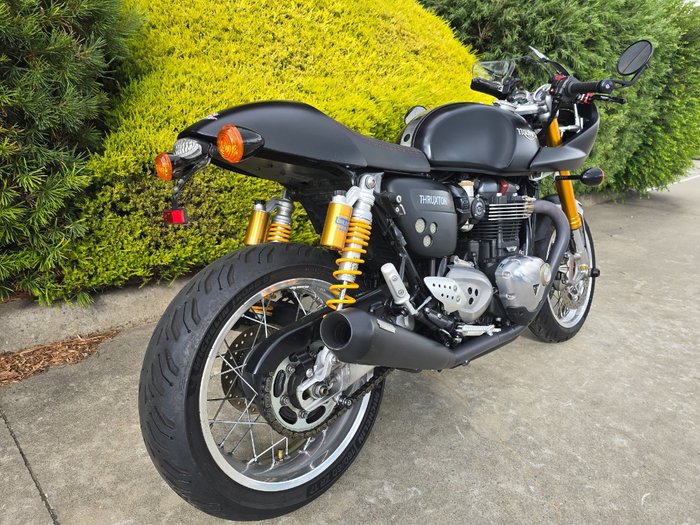 2017 Triumph THRUXTON R Black