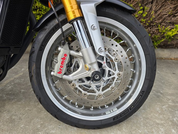 2017 Triumph THRUXTON R Black