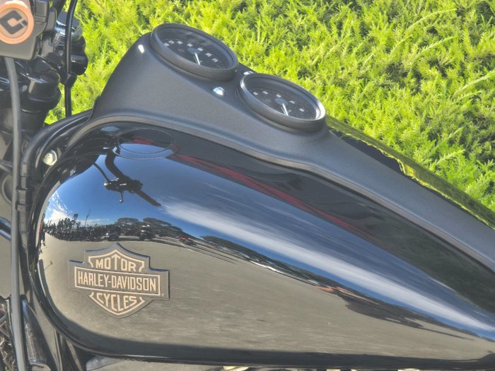 2017 HARLEY-DAVIDSON FXDLS LOW RIDER S Black