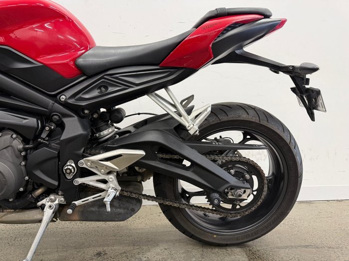 2017 Triumph STREET TRIPLE S 660 LAMS Red